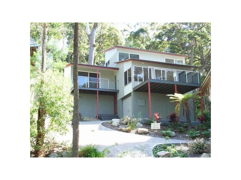 17 Bayview Avenue, Hyams Beach NSW 2540