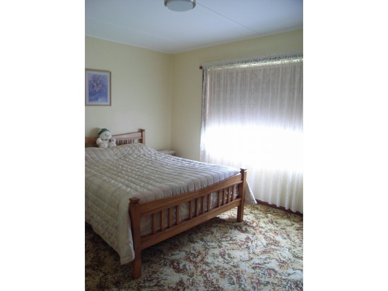 78 Woollamia Road, Falls Creek NSW 2540