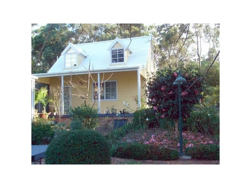 14 McArthur Drive, Falls Creek NSW 2540