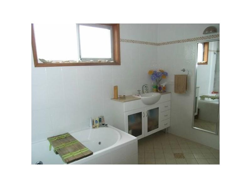 18 Bayswater Street, Huskisson NSW 2540