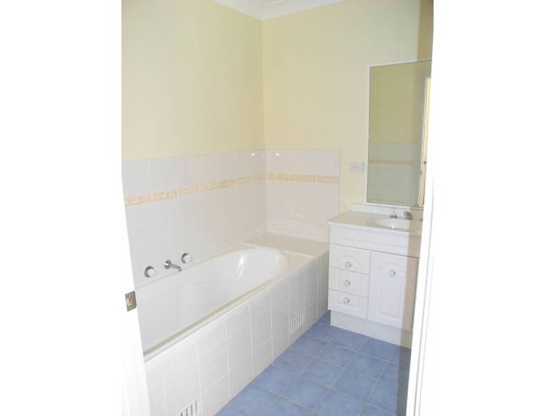 1/15 Wood Crescent, Huskisson NSW 2540