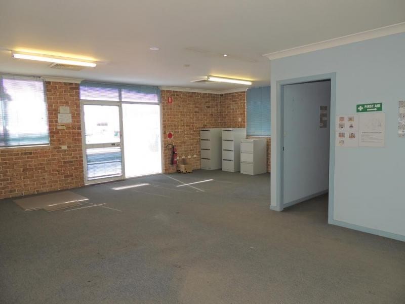 16-18 Lowe Street, Gloucester NSW 2422