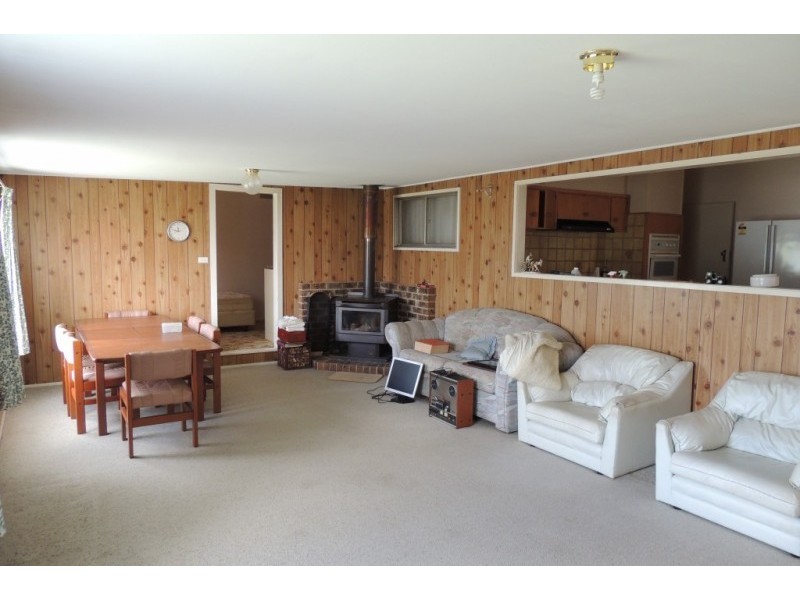 100 Ravenshaw St, Gloucester NSW 2422