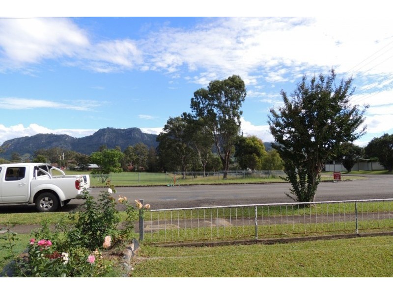 100 Ravenshaw St, Gloucester NSW 2422