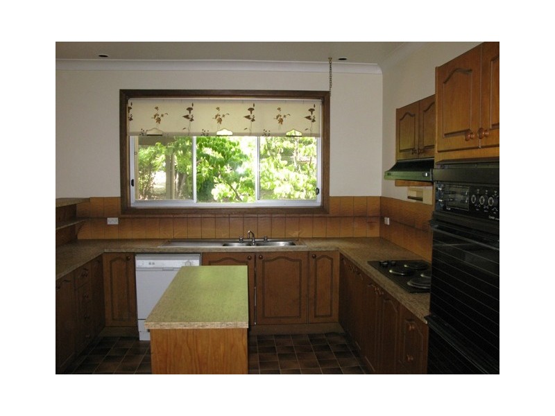 18 Green Lane, Orange NSW 2800