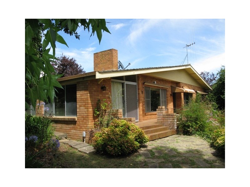18 Green Lane, Orange NSW 2800