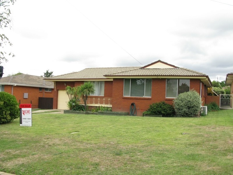 5 Benelong Place, Orange NSW 2800