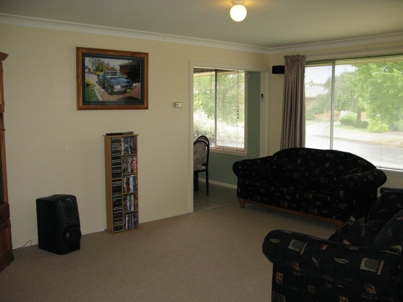 5 Benelong Place, Orange NSW 2800