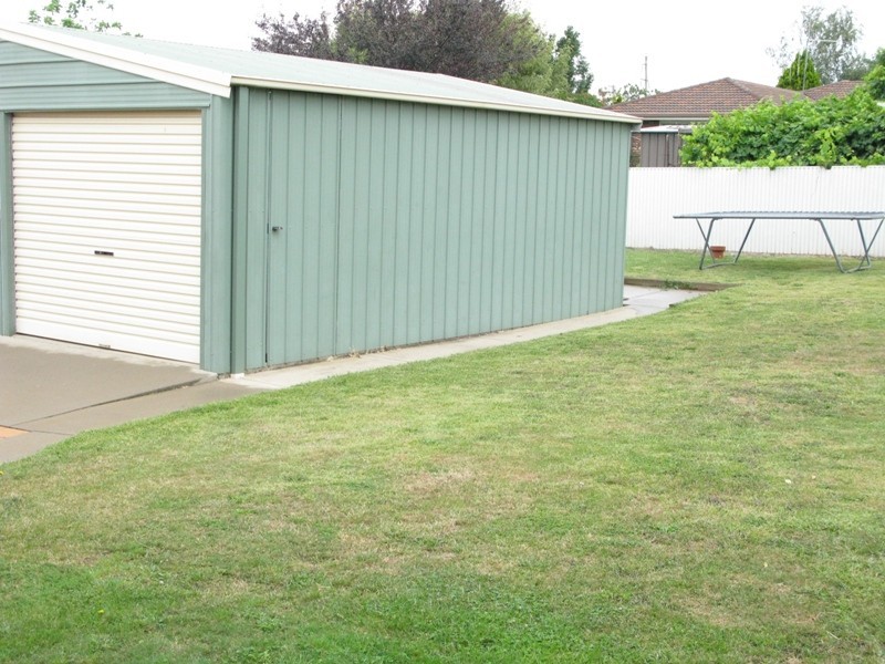 5 Benelong Place, Orange NSW 2800