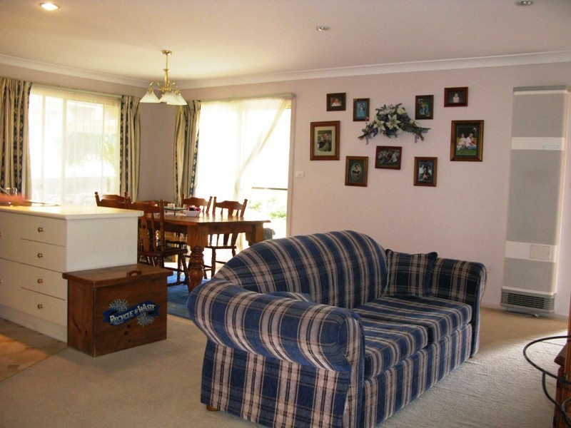 10 Amana Circuit, Orange NSW 2800