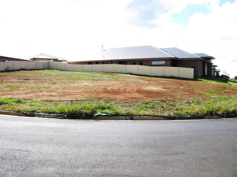 11 George Weily Place, Orange NSW 2800