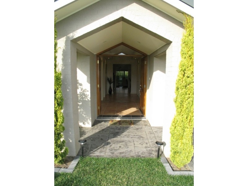 3 Avonlea Place, Orange NSW 2800