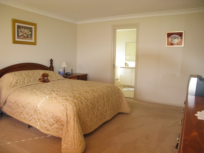 3 Avonlea Place, Orange NSW 2800