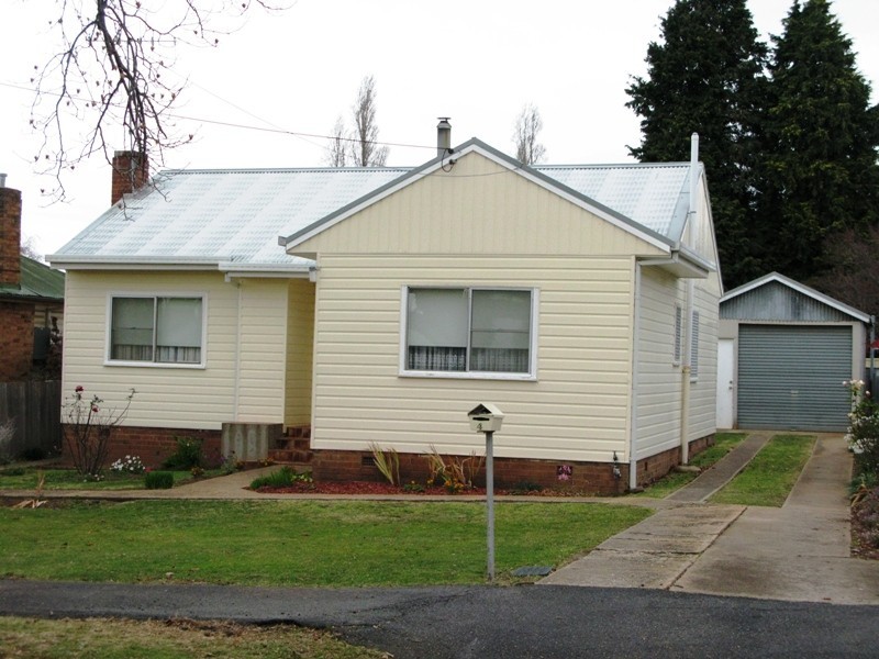 4 Bardia Avenue, Orange NSW 2800