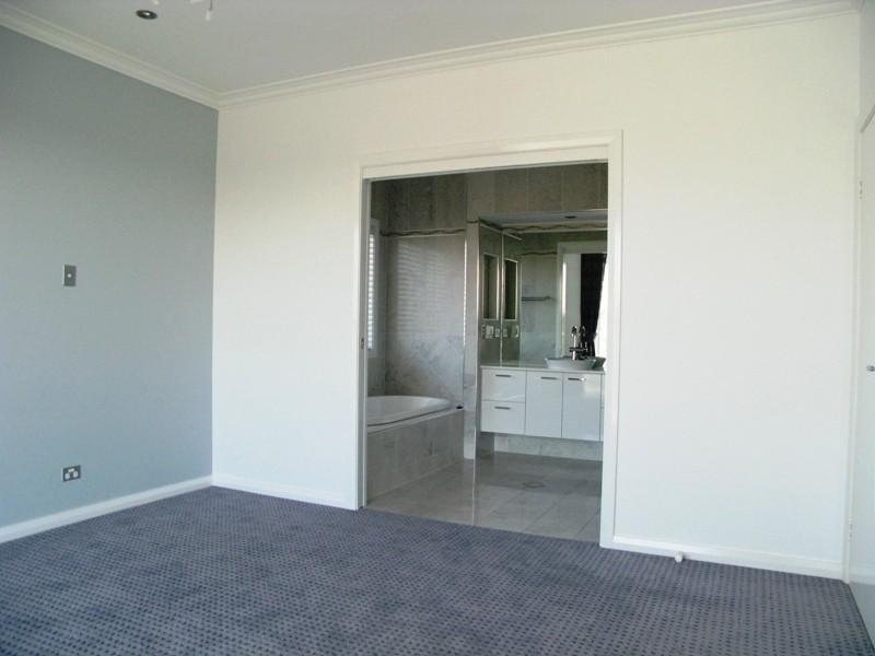 2 Collins Way, Orange NSW 2800