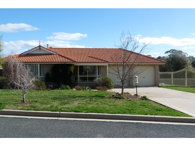 14 Cianfrano Place, Orange NSW 2800