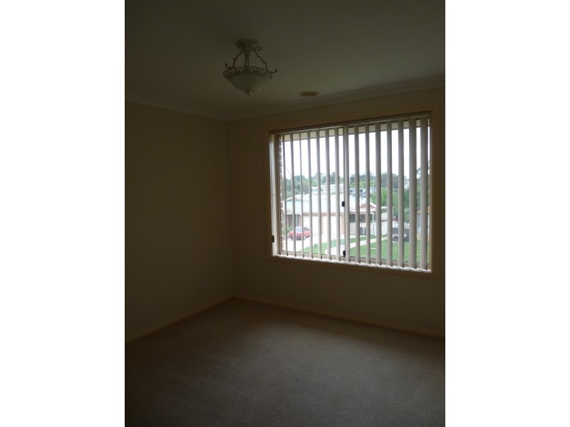 5 Daley Place, Orange NSW 2800