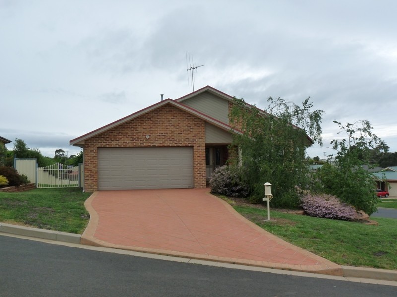 5 Daley Place, Orange NSW 2800