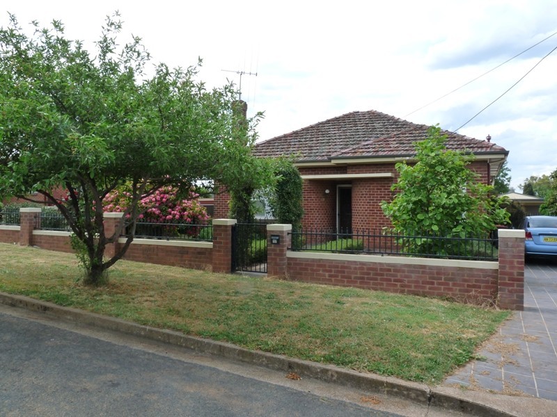 17 Caroline Street, Orange NSW 2800