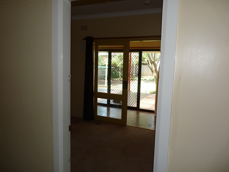 437 Summer Street East, Orange NSW 2800