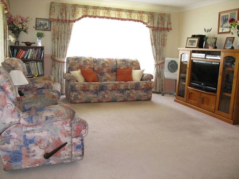 25 Casuarina Drive, Orange NSW 2800