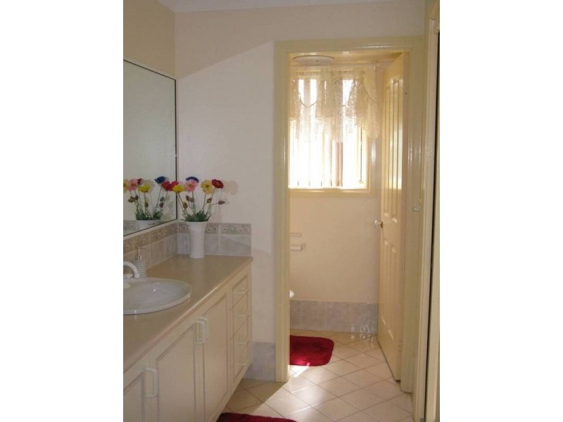 25 Casuarina Drive, Orange NSW 2800