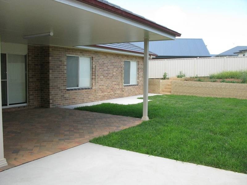 11 George Weily Place, Orange NSW 2800