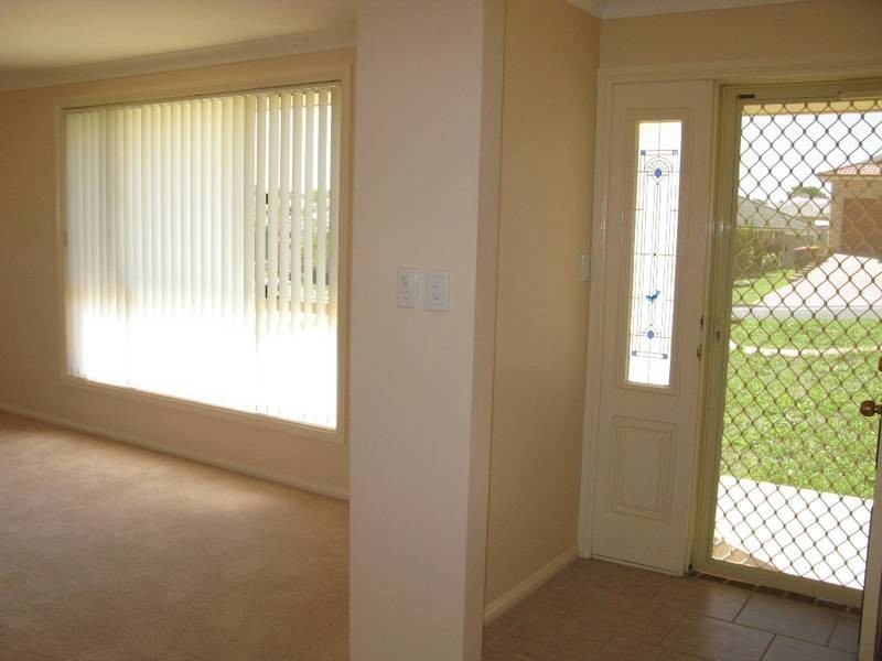 68 Northstoke Way, Orange NSW 2800