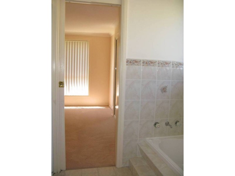 68 Northstoke Way, Orange NSW 2800