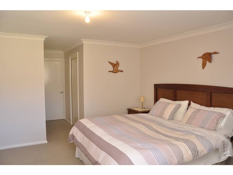 60 Fahy Crescent, Orange NSW 2800