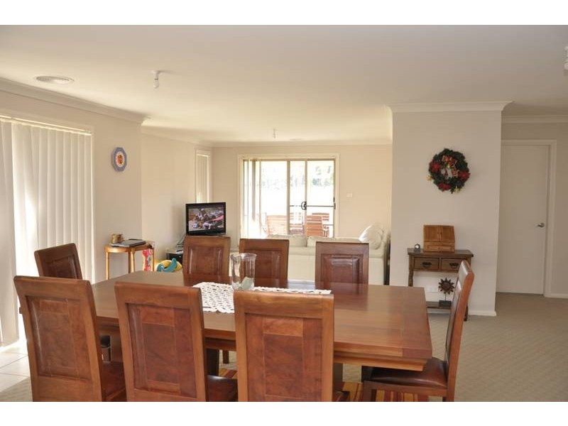 60 Fahy Crescent, Orange NSW 2800