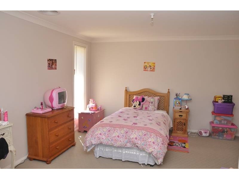 60 Fahy Crescent, Orange NSW 2800
