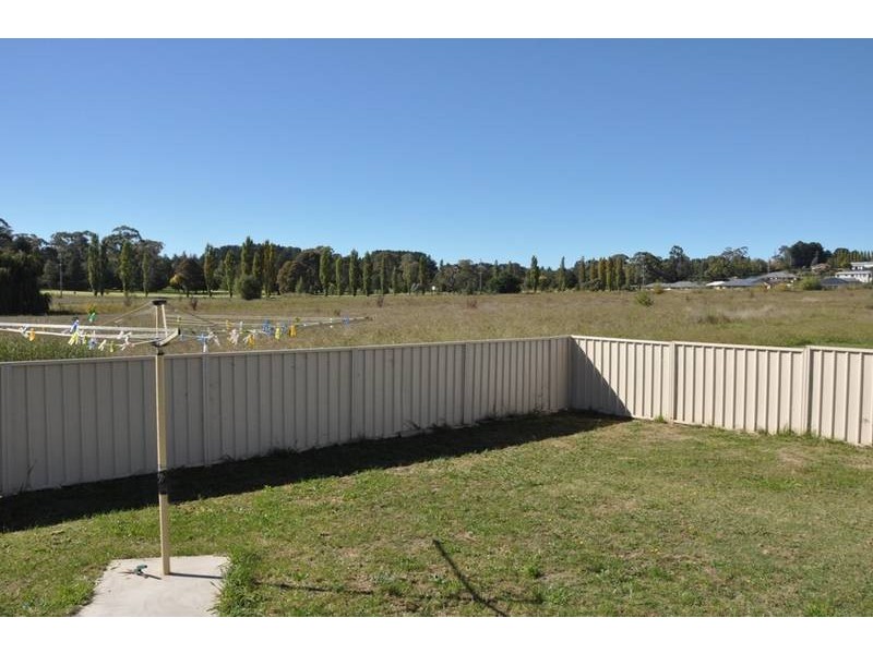 60 Fahy Crescent, Orange NSW 2800