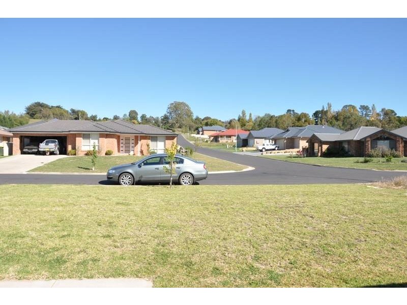 60 Fahy Crescent, Orange NSW 2800