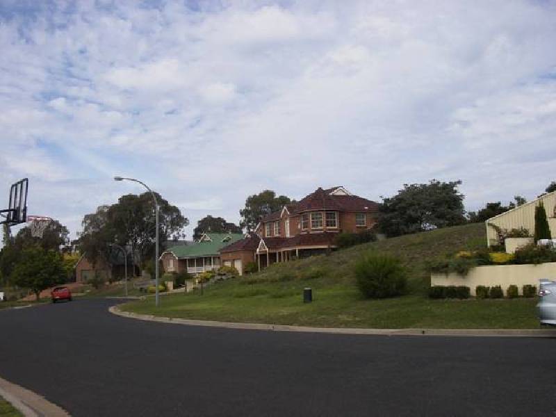 13 Tate Crescent ” Sold By Darryl Ford 0427 668893″, Orange NSW 2800