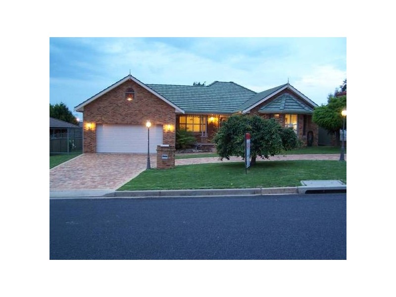 65 Turner Crescent ( Offers Considered ), Orange NSW 2800