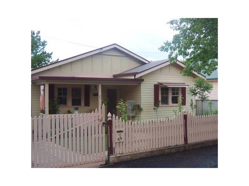 12 National Avenue, Orange NSW 2800