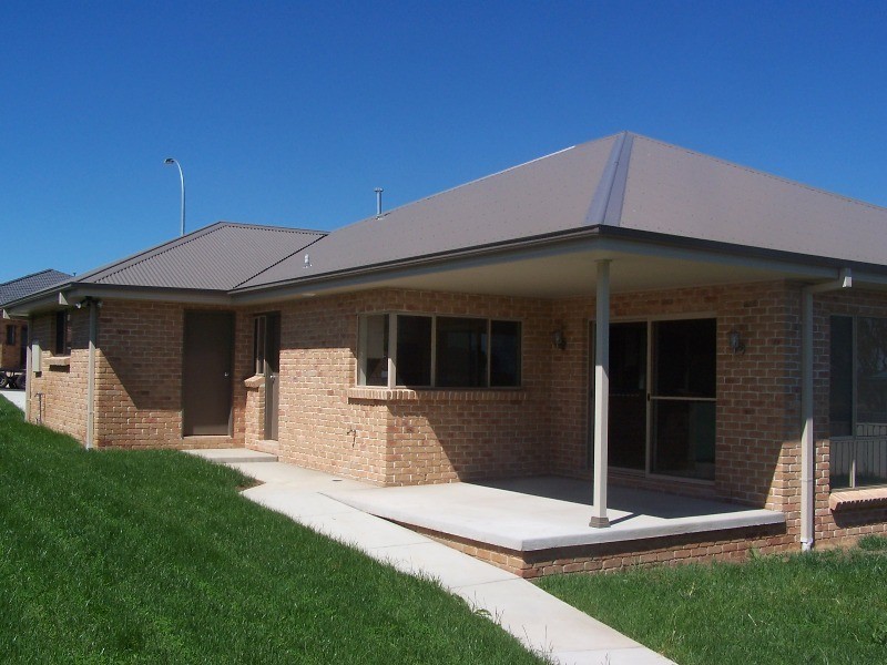 3 Bert Whiteley Place, Orange NSW 2800