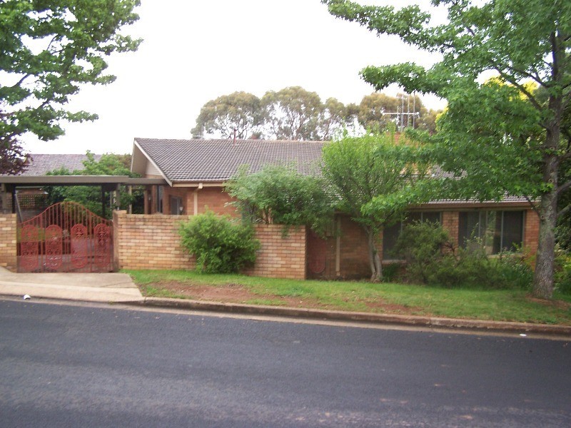 18 Green Lane, Orange NSW 2800