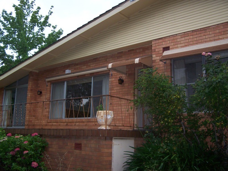 18 Green Lane, Orange NSW 2800