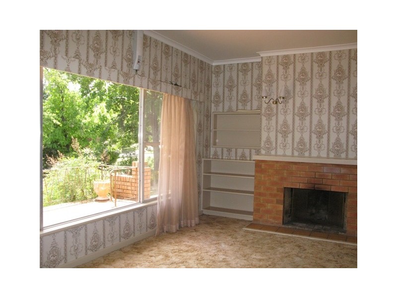 18 Green Lane, Orange NSW 2800