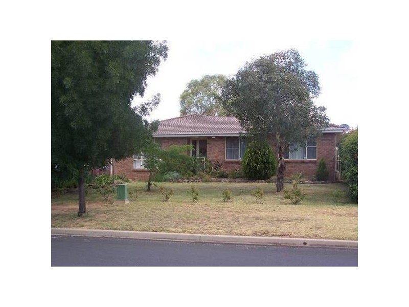 28 Sharpes Road, Orange NSW 2800