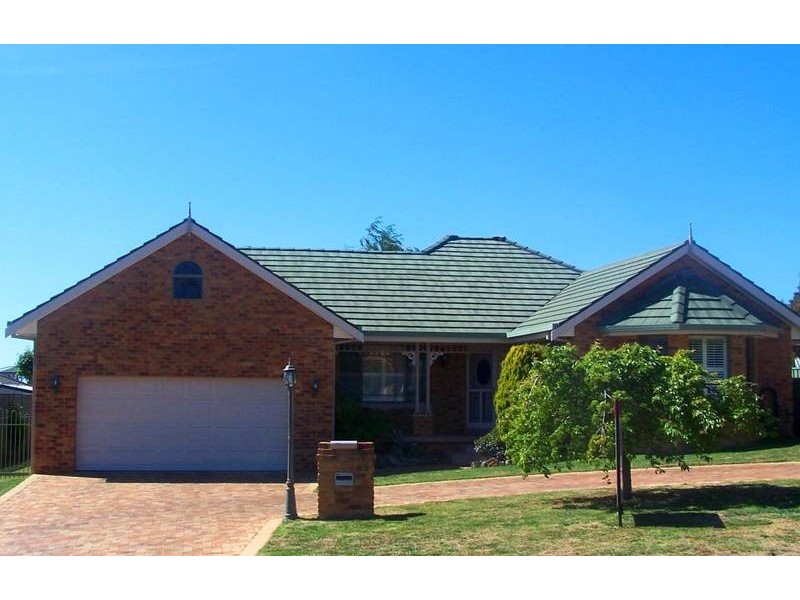 65 Turner Crescent, Orange NSW 2800