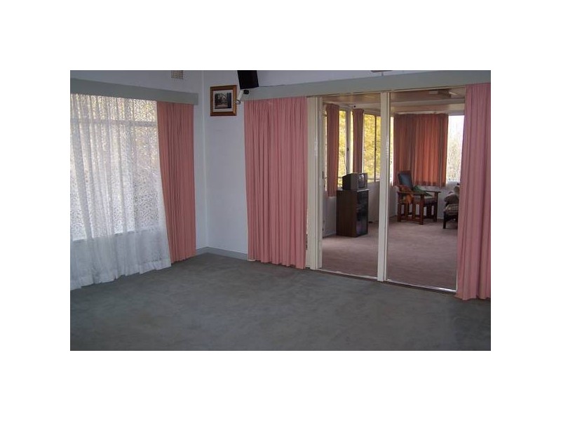 4 Rowan Street ( Offers Considered), Orange NSW 2800