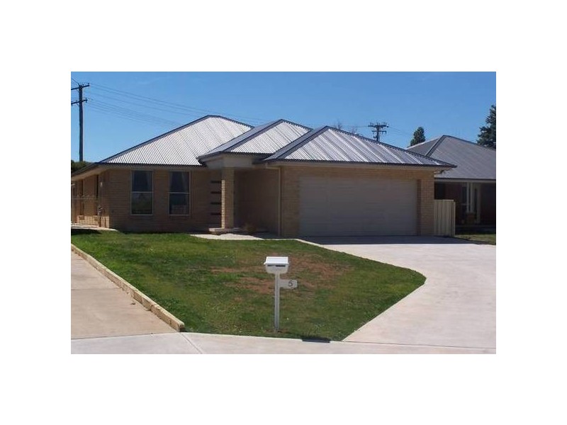 5 Wickham Close, Orange NSW 2800
