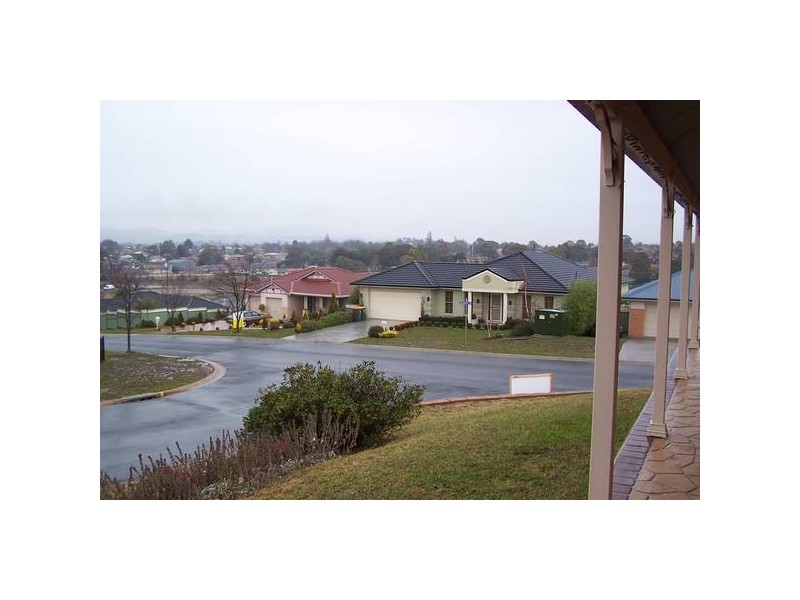 1 Duncanson Drive “SOLD Under The Hammer”, Orange NSW 2800