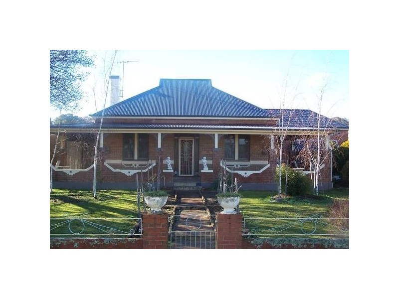 730 Burrendong Way, Orange NSW 2800