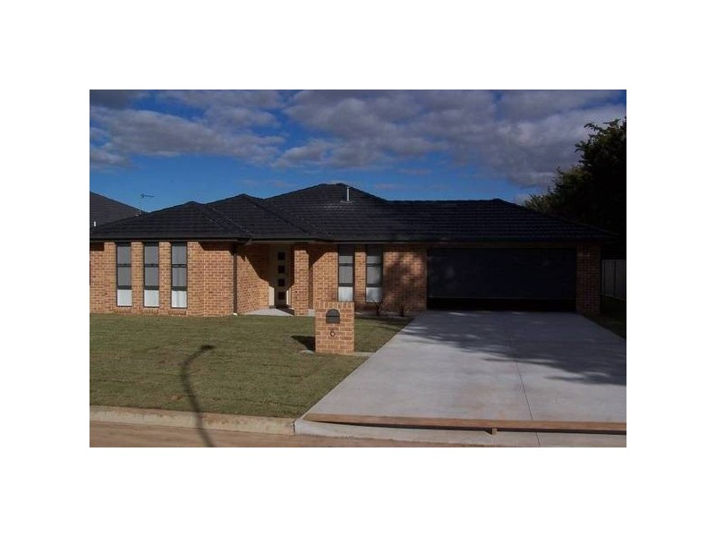 6 Emerald Street, Orange NSW 2800