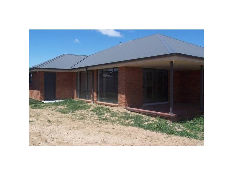 22 Begonia Place, Orange NSW 2800