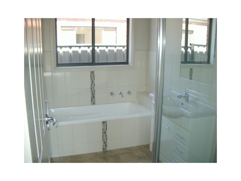 2/1-3 Racecourse Road, Nagambie VIC 3608